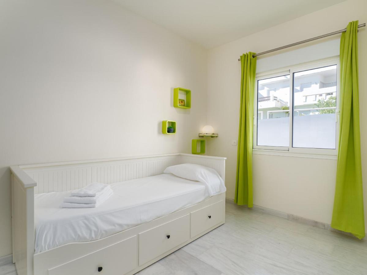 2051-new 3 Bedrooms On Golf Appartement Estepona